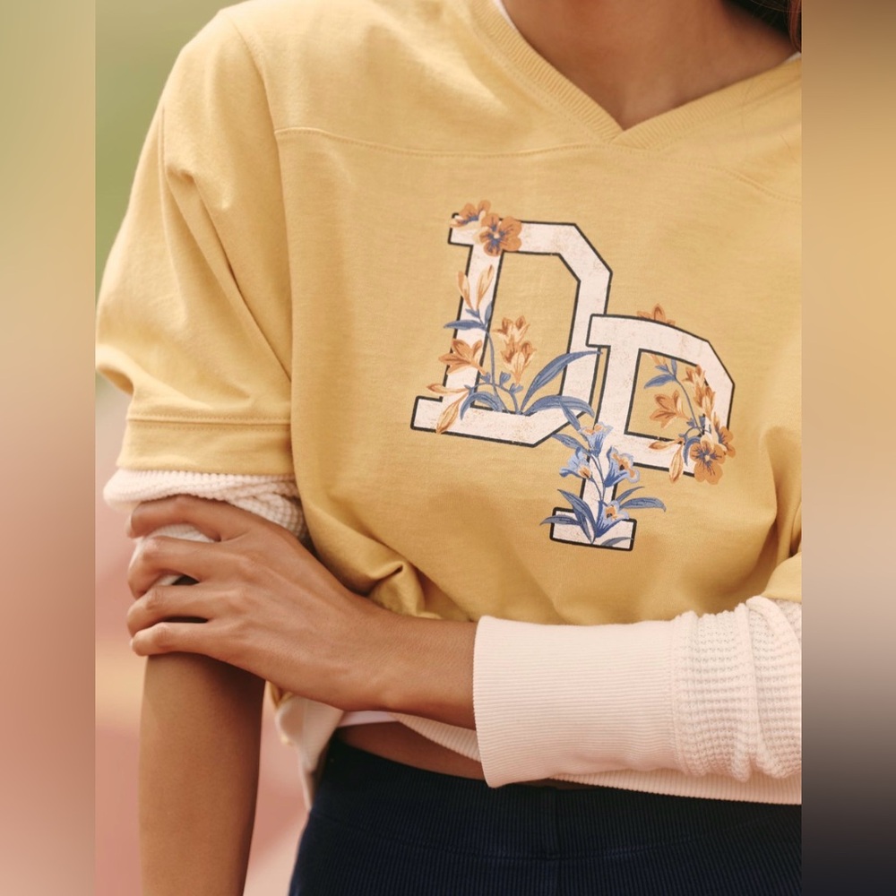 NWT : Anthropologie Women Crop Sweatshirt Floral Graphic Top Medium Varsity Tee - Picture 2 of 8